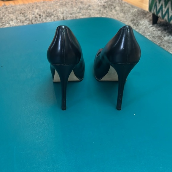 Guess heels. Worn once - Picture 4 of 6